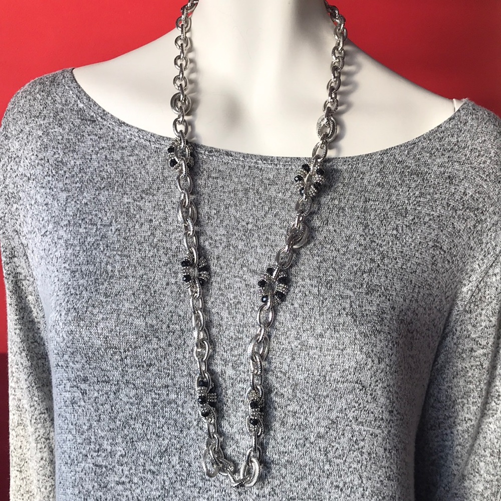 Gorgeous necklace.